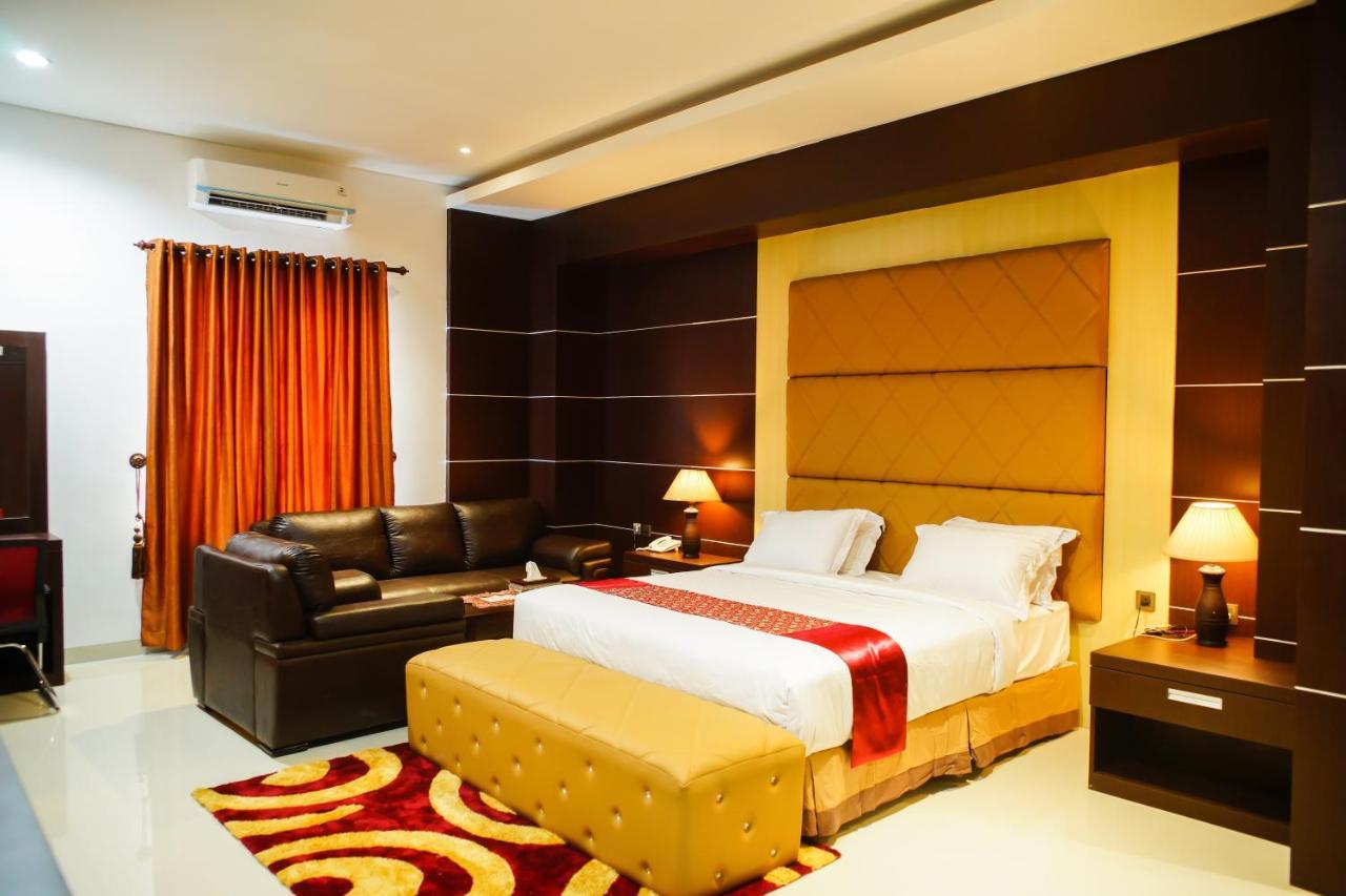 Sungaibalai Singapore City Hotel Batu Bara المظهر الخارجي الصورة